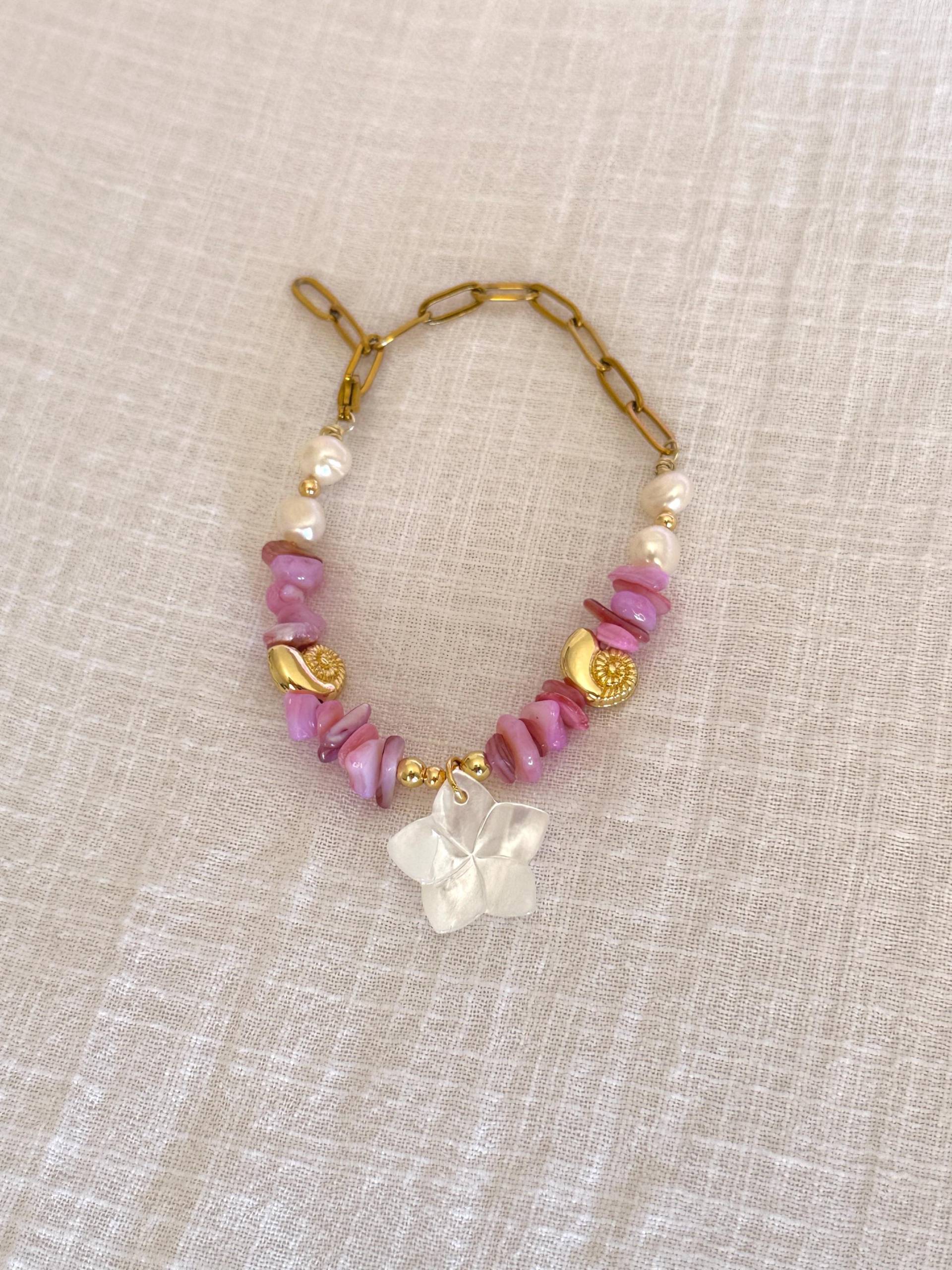 Rosie Armband Mit Kristallen. 18K Echt Gold Beschichtet Rosie Armband Mit Kristallen. 18K Echt Gold Beschichtet von Coastalbyjacky
