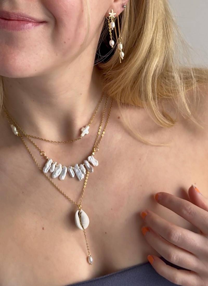 Zarte Kette Mit Perlen Anhänger 18K Vergoldet Zarte Kette Mit Perlen Anhänger 18K Vergoldet von Coastalbyjacky