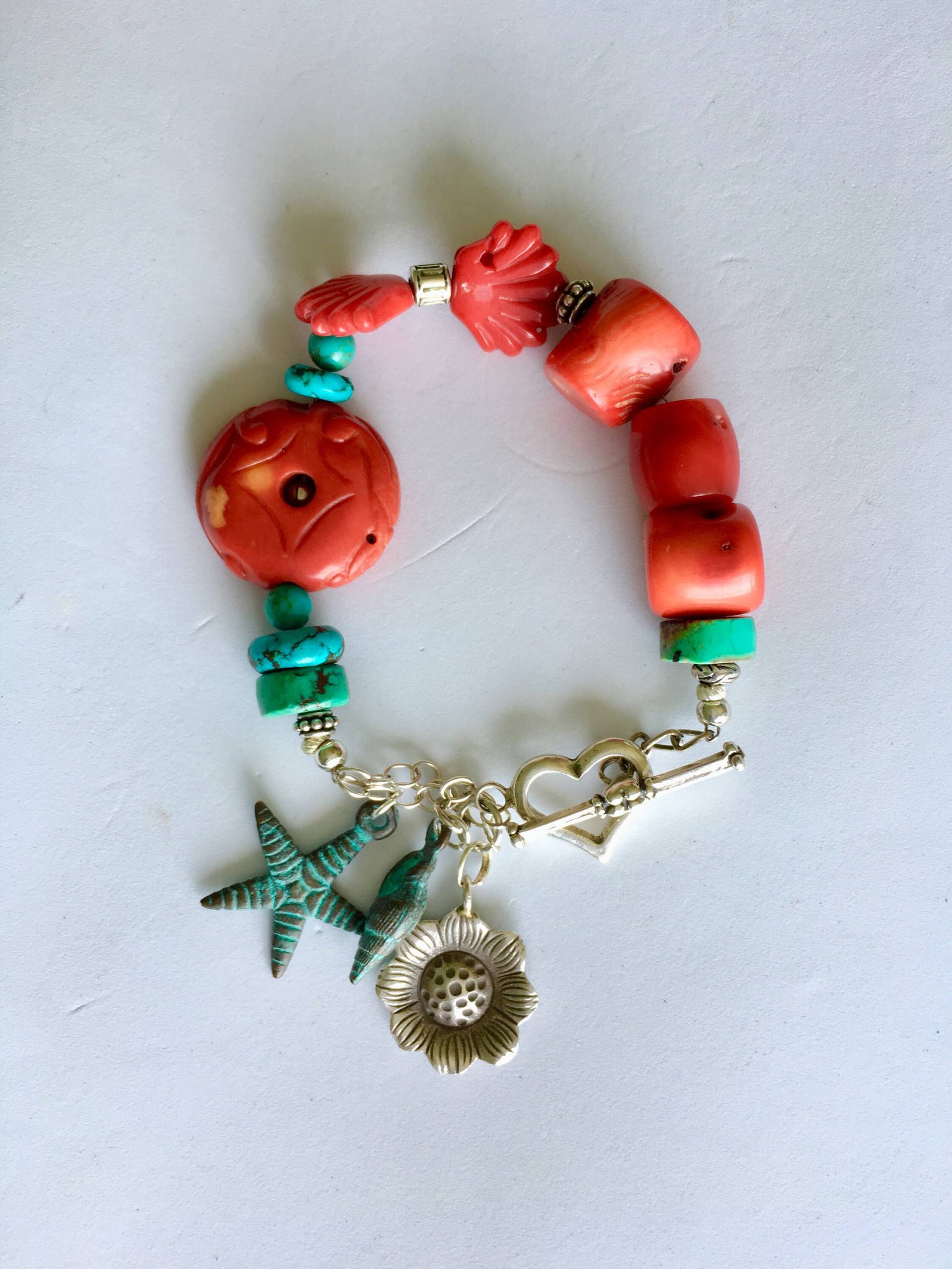 Grobstrick, Rote Koralle Und Türkis Bettelarmband Grobstrick, Rote Koralle Und Türkis Bettelarmband von CoastlCreations
