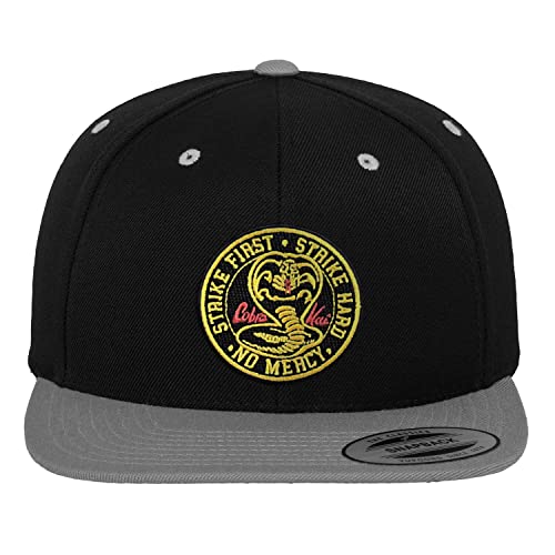 Cobra Kai Offizielles Lizenzprodukt Patch Premium Snapback Cap (Schwarz-Dunkelgrau), Einheitsgröße von Cobra Kai