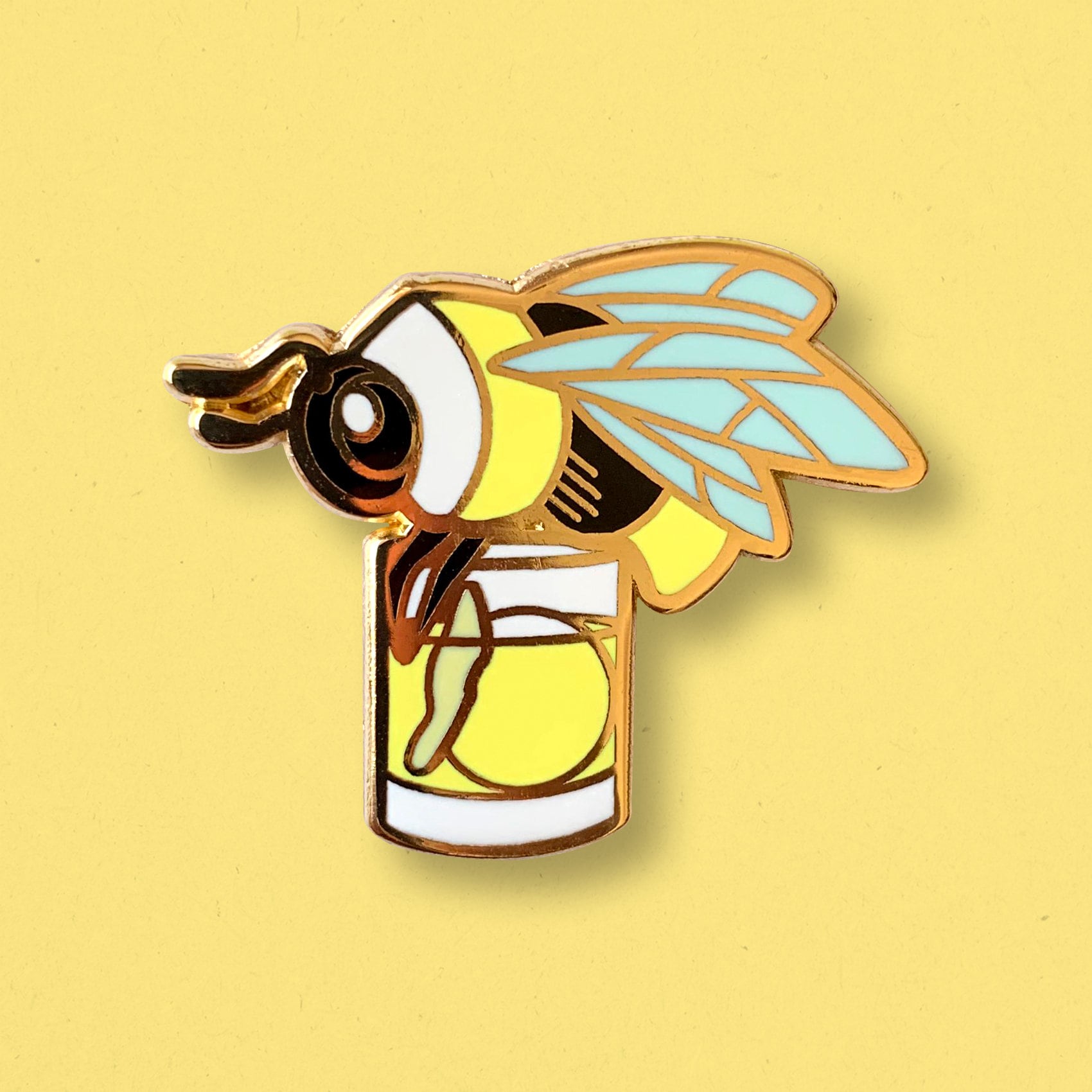 Bumblebee Penicillin Emaille Pin Cocktail Critters Vergoldeter Schmuck Bumblebee Penicillin Emaille Pin Cocktail Critters Vergoldeter Schmuck von CocktailCritters