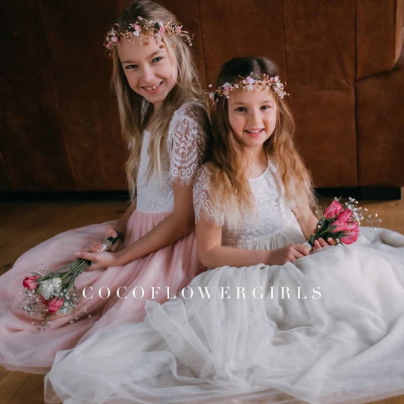 Langes Verträumtes Blush Pink Pfirsich Flatterärmel Boho Hippy Rustikal Blumenmädchen Anlass Kleid - Blush von CocoFlowerGirls