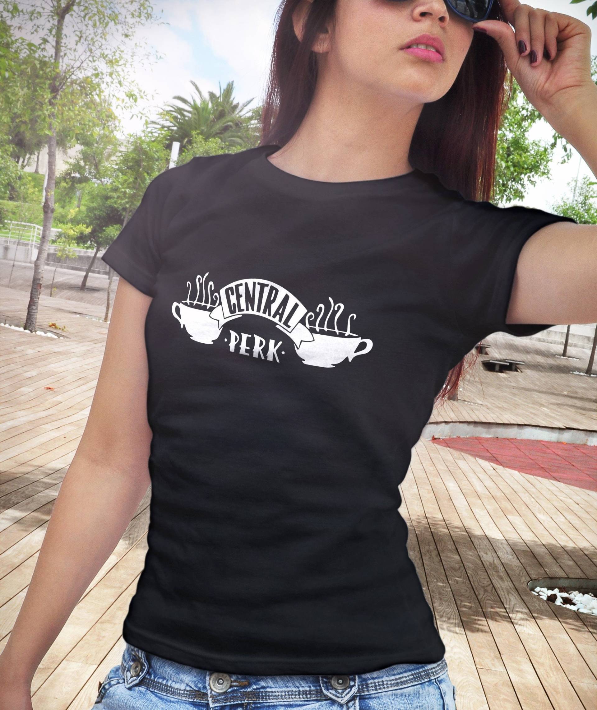 Freund T-Shirt, Fans, Geschenk Central, Coffee Shop, Perk Farbe Schwarz von CoconutGarden