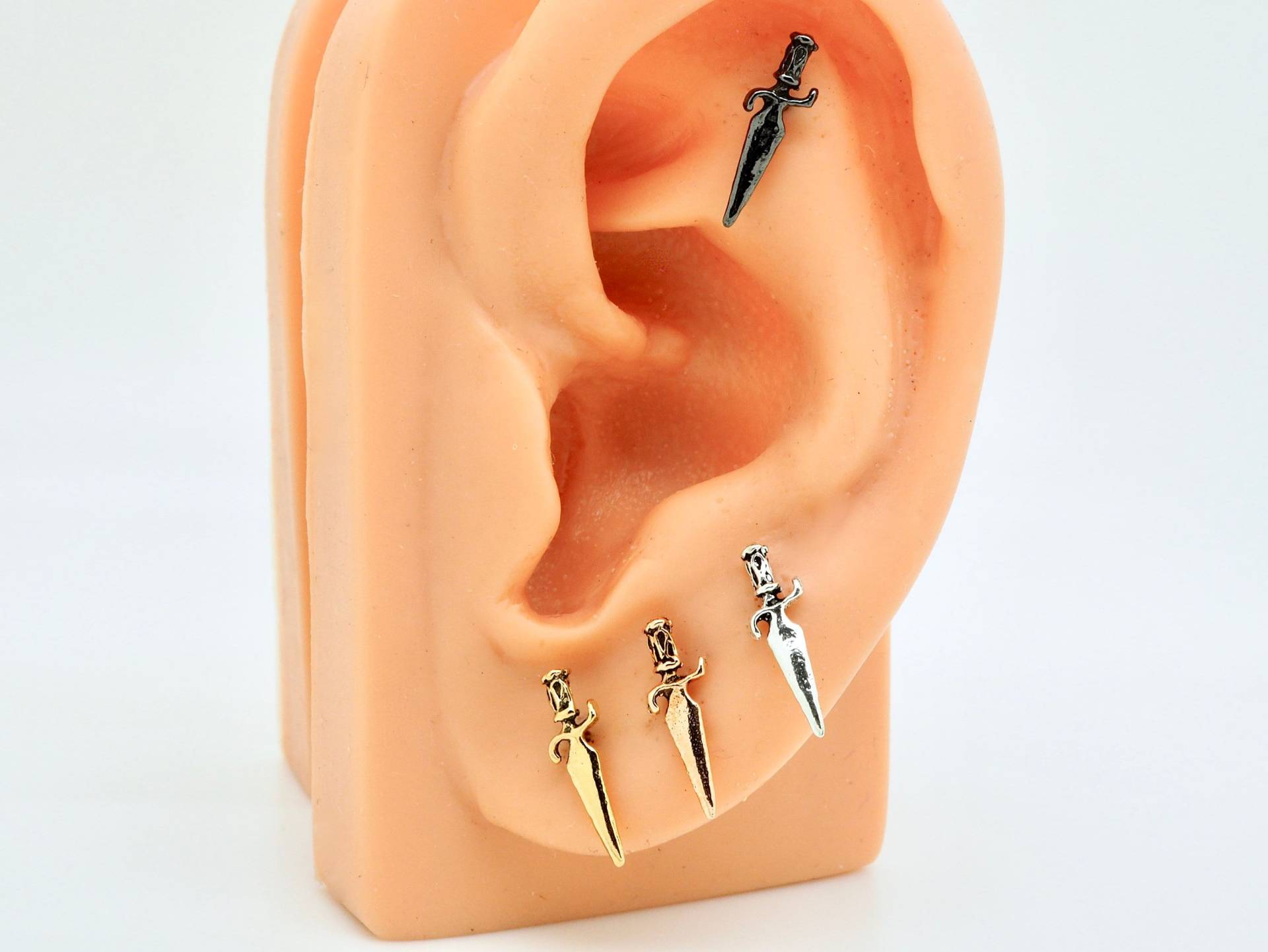 Dolch Messer Schwert Ohrringe Winzig Kleine Knorpel Ohrstecker, Männer Ohrring, Gold Rose Ohrstecker Minimal Minimalist Hippie Punk Dolch Messer Schwert Ohrringe Winzig Kleine Knorpel Ohrstecker, Männer Ohrring, Gold Rose Ohrstecker Minimal Minimalist Hippie Punk von CoconutSilver