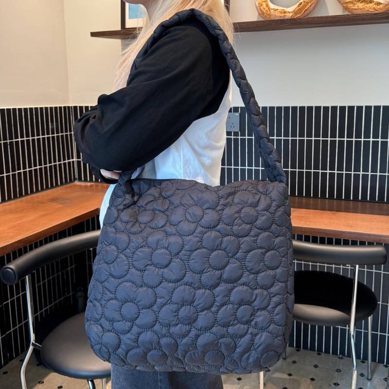 Übergroße Handtasche Aus Baumwolle Mit Floralem Muster Auf Der Oberfläche Kann Als Geburtstagsgeschenk Verwendet Werden Schulsaison von CocopopTasche