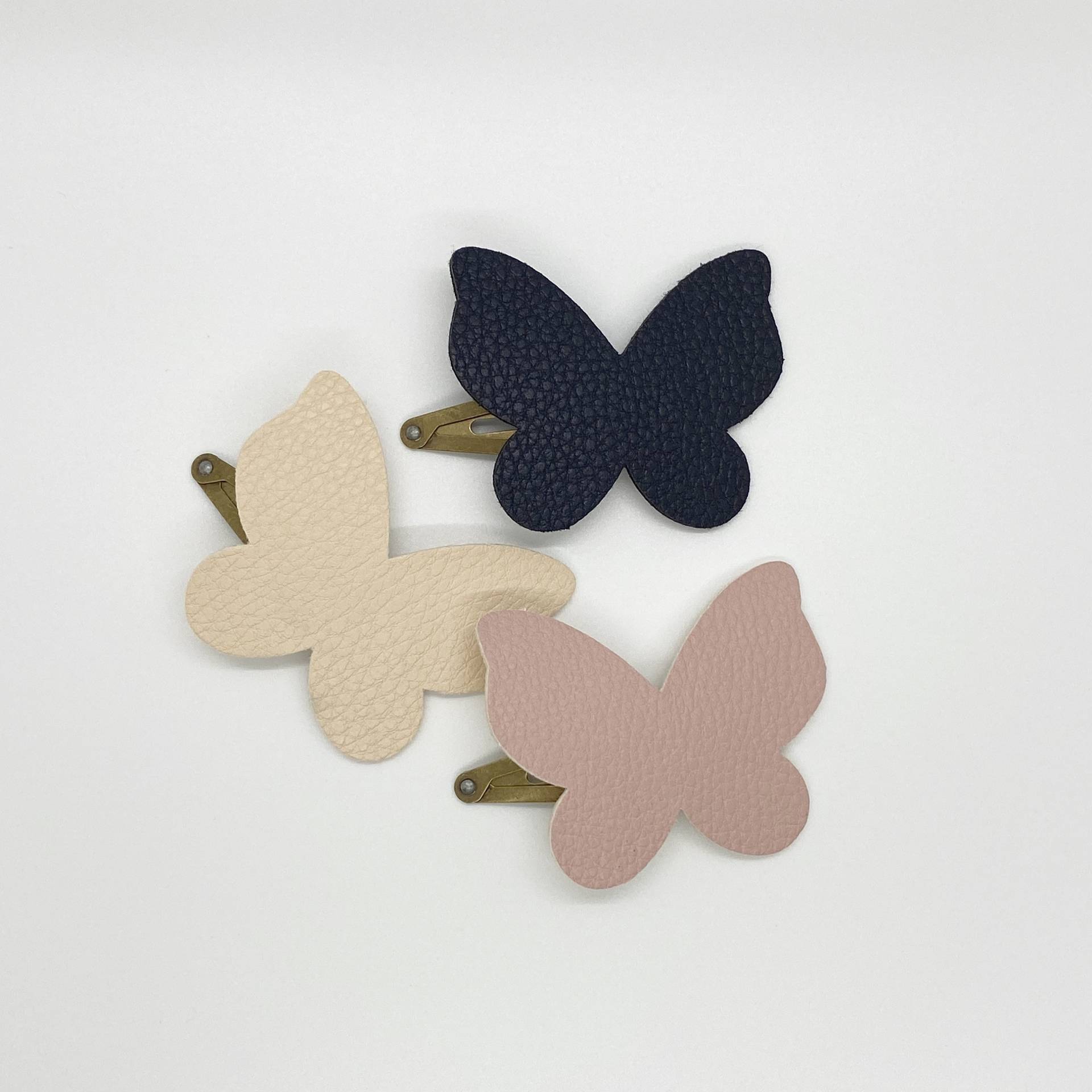 Handgefertigte Kunstleder Schmetterling Haarspange Baby Kleinkind Haarspange von CocosBonbon