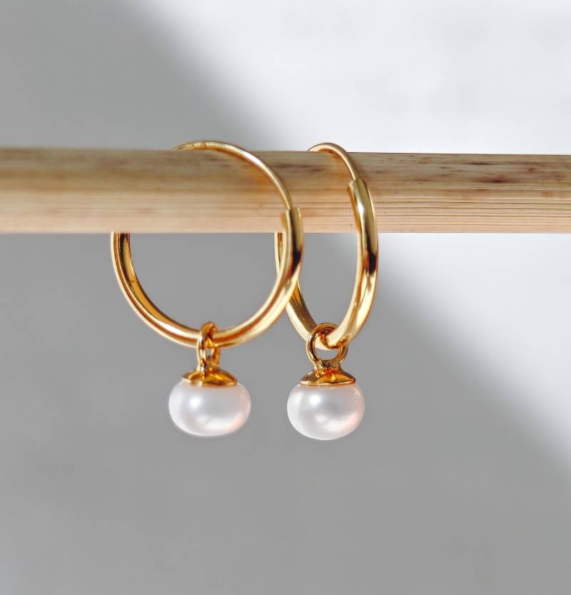 Süßwasserperlen Mini Creolen Aus 925 Silber 14K Vergoldet, Kleine Perlenohrringe von CocosyBerlin