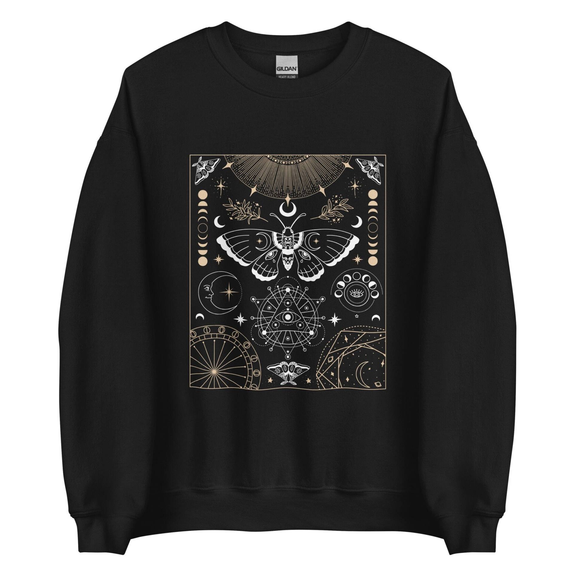 Luna Motte Mondphasen Witchy Dark Academia Ästhetik - Schmetterlinge Goth Vibes Wicca Constellation Unisex Sweatshirt Luna Motte Mondphasen Witchy Dark Academia Ästhetik - Schmetterlinge Goth Vibes Wicca Constellation Unisex Sweatshirt von CodeClothesDesign