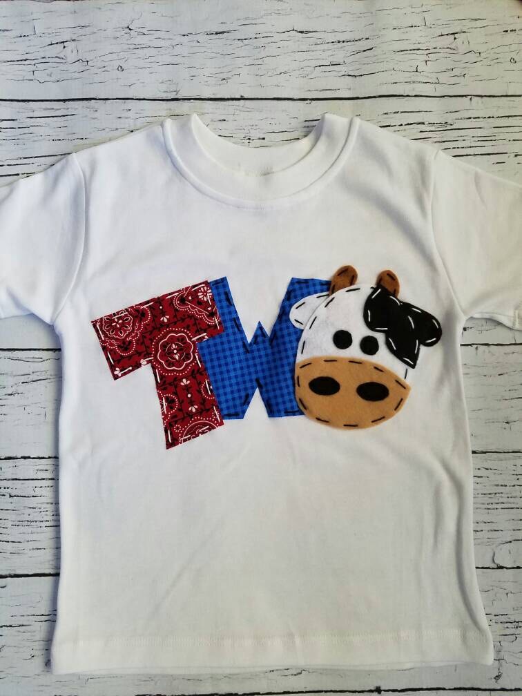 Barnyard Geburtstagsshirt Handgemachtes Kuh 2. Geburtstag T-Shirt von CodyandKait
