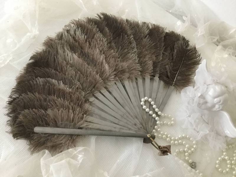 Antik Edwardian Ostrich Feather Fanstraussenfeder Fächerbraunoriginal Fan 1920Sdekorationedwardian Styleburlesquehochzeit Antik Edwardian Ostrich Feather Fanstraussenfeder Fächerbraunoriginal Fan 1920Sdekorationedwardian Styleburlesquehochzeit von CoeursDeCaschel