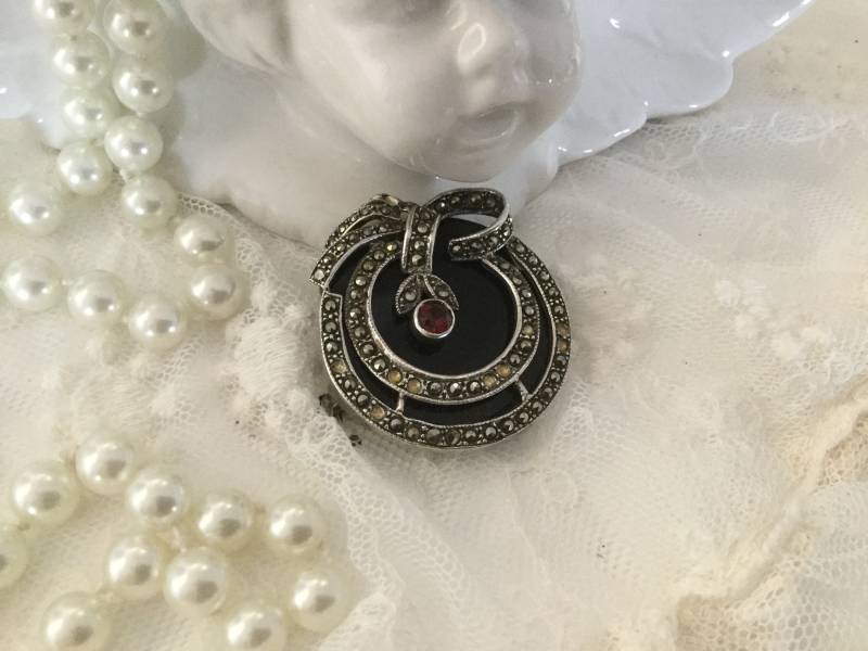 Antike Art Déco Brosche Silber 925 Brooch Markasit Rubin Brocante Weihnachten Hochzeit Valentinstag Antike Art Déco Brosche Silber 925 Brooch Markasit Rubin Brocante Weihnachten Hochzeit Valentinstag von CoeursDeCaschel