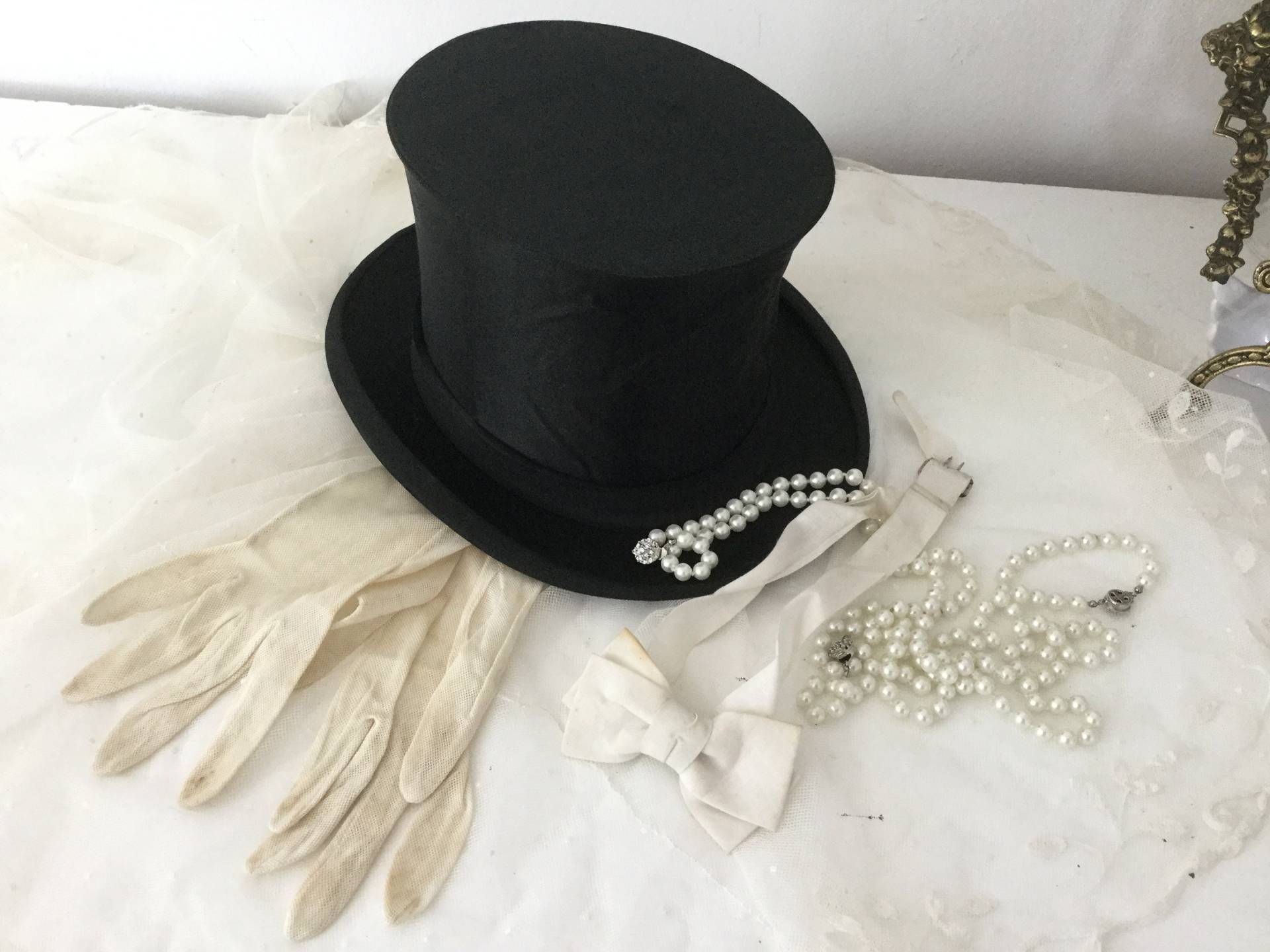 Antiker Chapeau Claque Zylinder Seide Hut Edwardian Style Schwarz Mit Originaler Hutschachtel Grün Antiker Chapeau Claque Zylinder Seide Hut Edwardian Style Schwarz Mit Originaler Hutschachtel Grün von CoeursDeCaschel