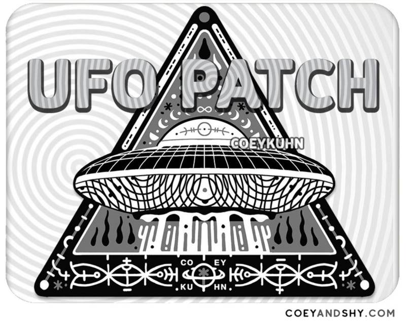 Coey Ufo Glow-In-The-Dark Aufnäher von CoeyAndShy
