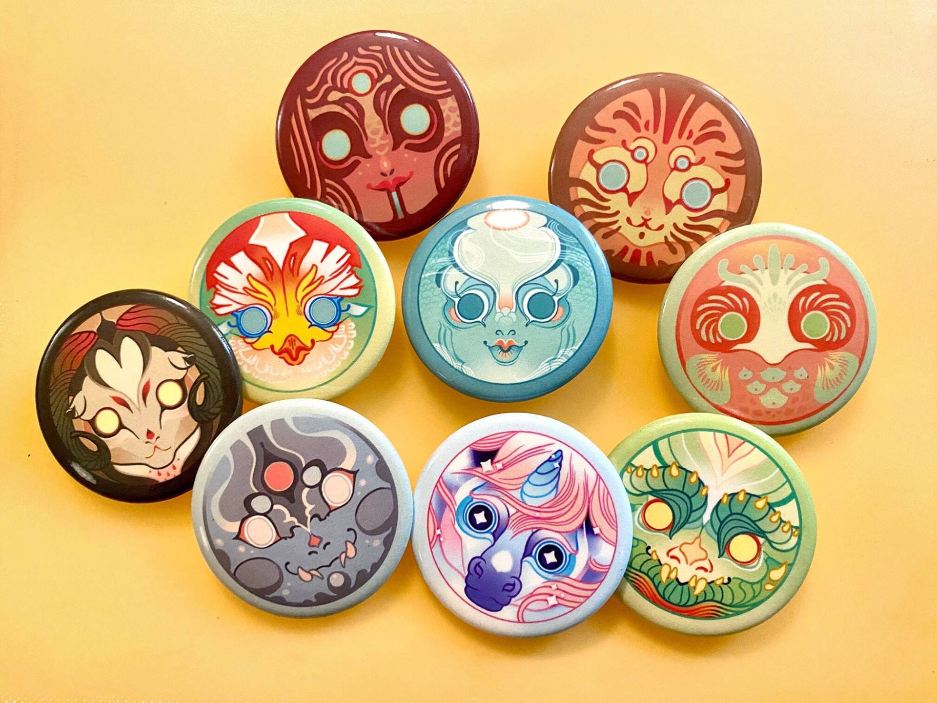 Scheuen Abend Fabelwesen Buttons Scheuen Abend Fabelwesen Buttons von CoeyAndShy