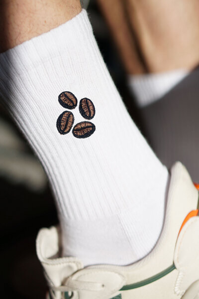 Coffee Fashion Coffee Beans | Bestickte Bio Baumwoll Socken von Coffee Fashion