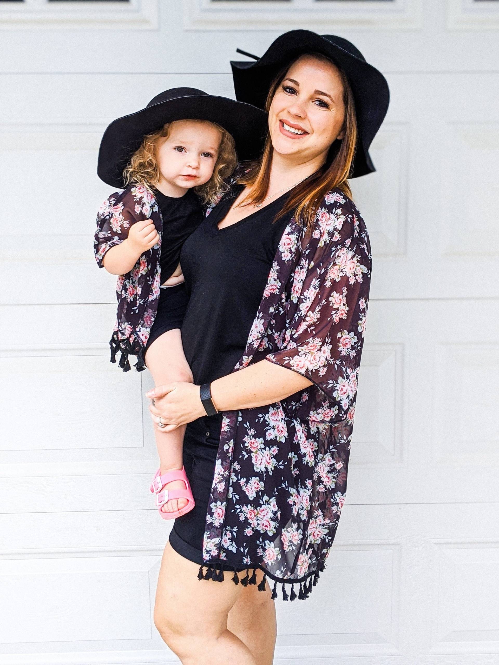 Blumendruck Mama Und Ich Kimono Chiffon Duster Cardigan von CoffeeTalkClothingCo