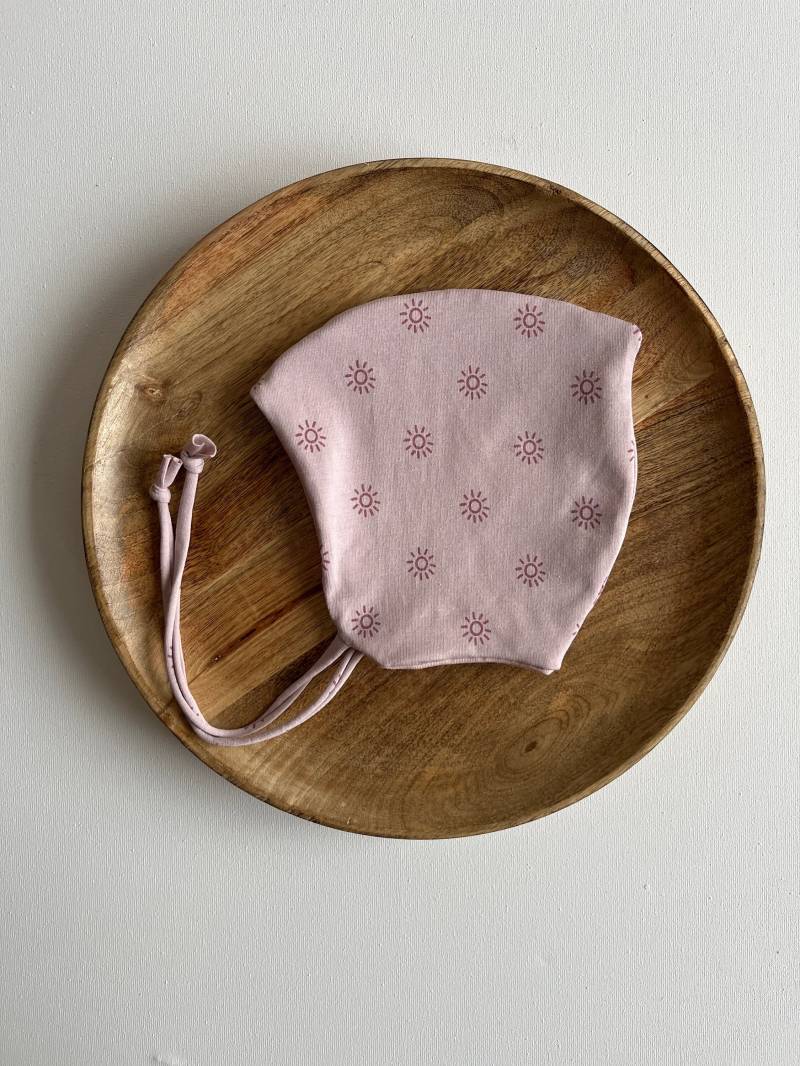 Babymütze " S U N" Mütze Zum Binden Zwergenmütze Wendezipfelmütze Baby, Rosa von CogaDesign