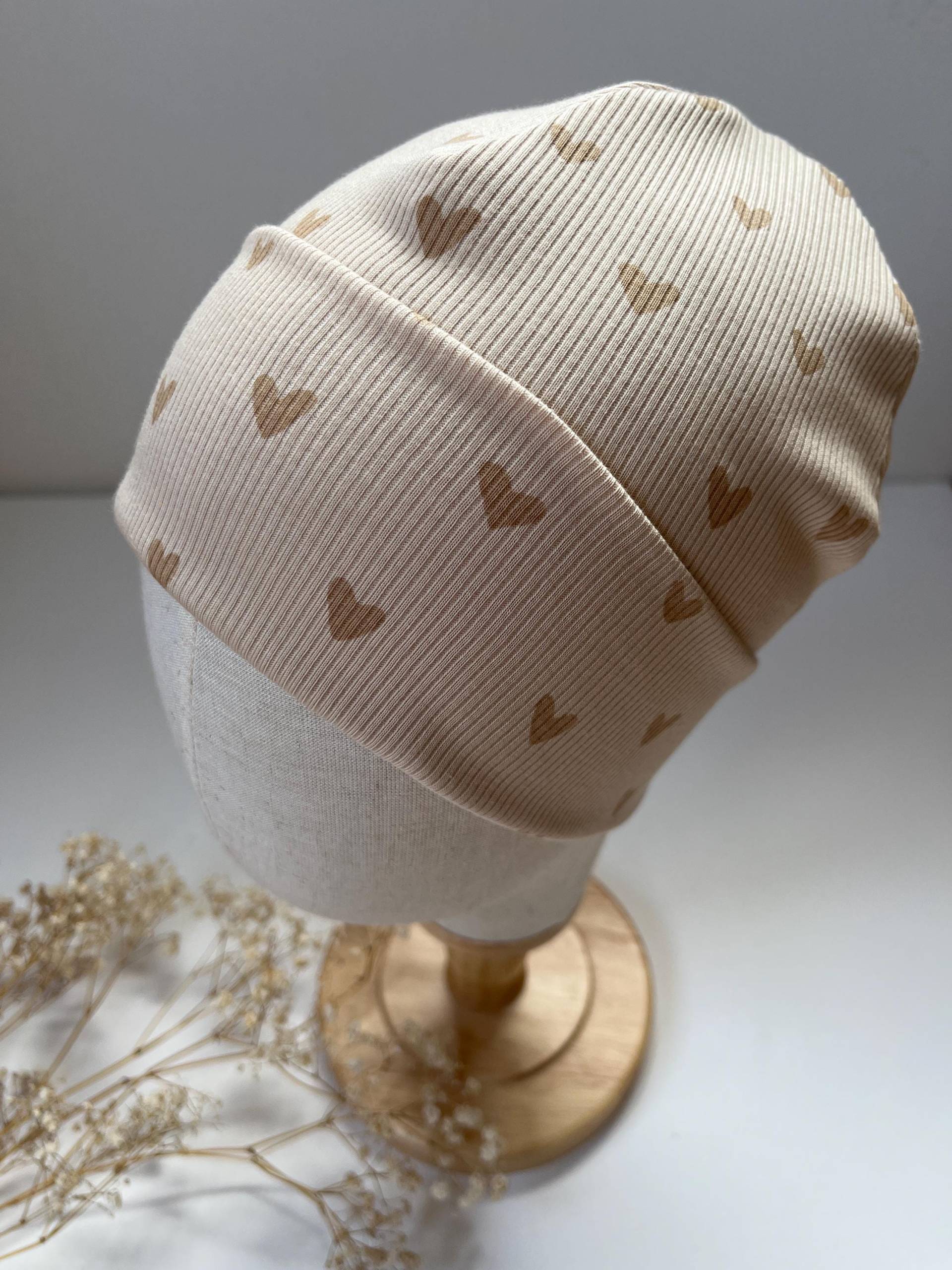 Hipster Beanie Mütze " Hearts Für Baby Kind Aus Rippjersey Mit/Ohne Label Beige von CogaDesign