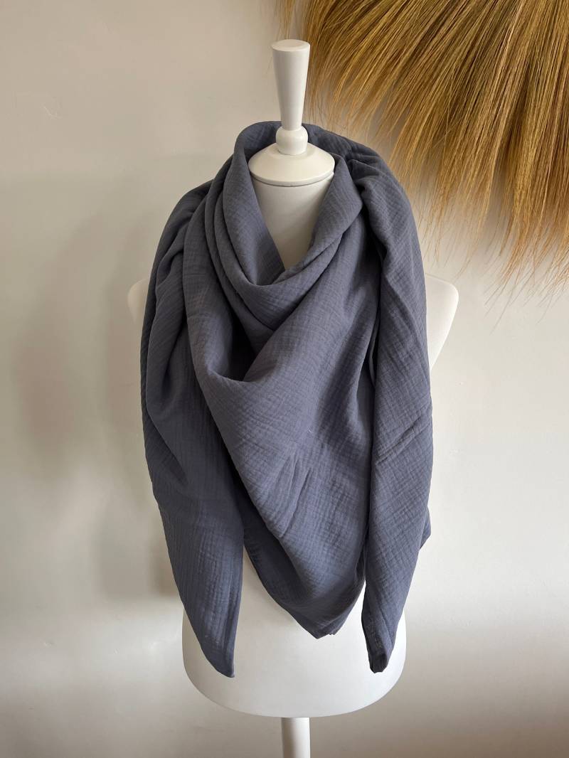 xxl Musselintuch Faded Denim Dreieckstuch Tuch Bio-Musselin Damen, Schal Dunkelblau, Mamatuch Yogatuch Pareo von CogaDesign