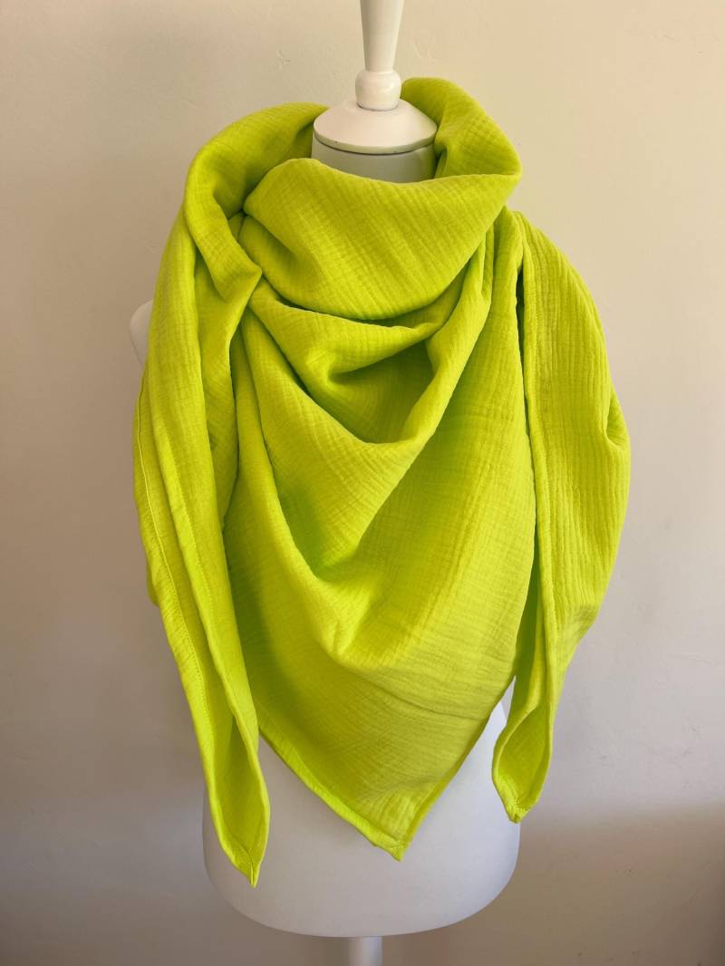 xxl Musselintuch Neon Dreieckstuch Tuch Bio-Musselin Damen, Mama-Tochtertuch Neongelb von CogaDesign