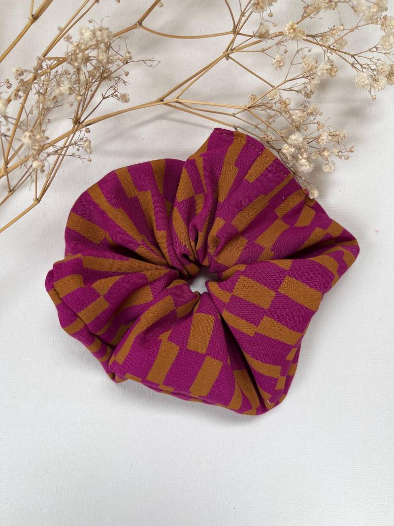 xxl Scrunchie, Haargummi, Zopfgummi Crepe Pink Braun Gestreift von CogaDesign