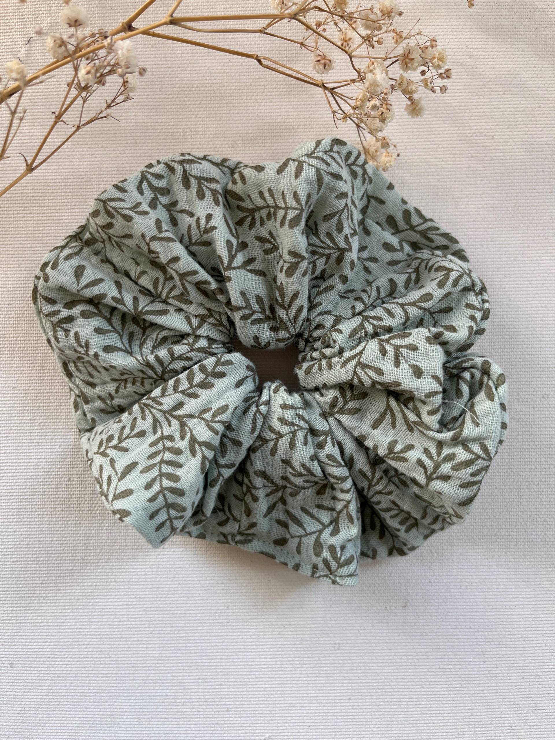 xxl Scrunchie, Haargummi, Zopfgummi Musselin Mint Geblümt xxl Scrunchie, Haargummi, Zopfgummi Musselin Mint Geblümt von CogaDesign