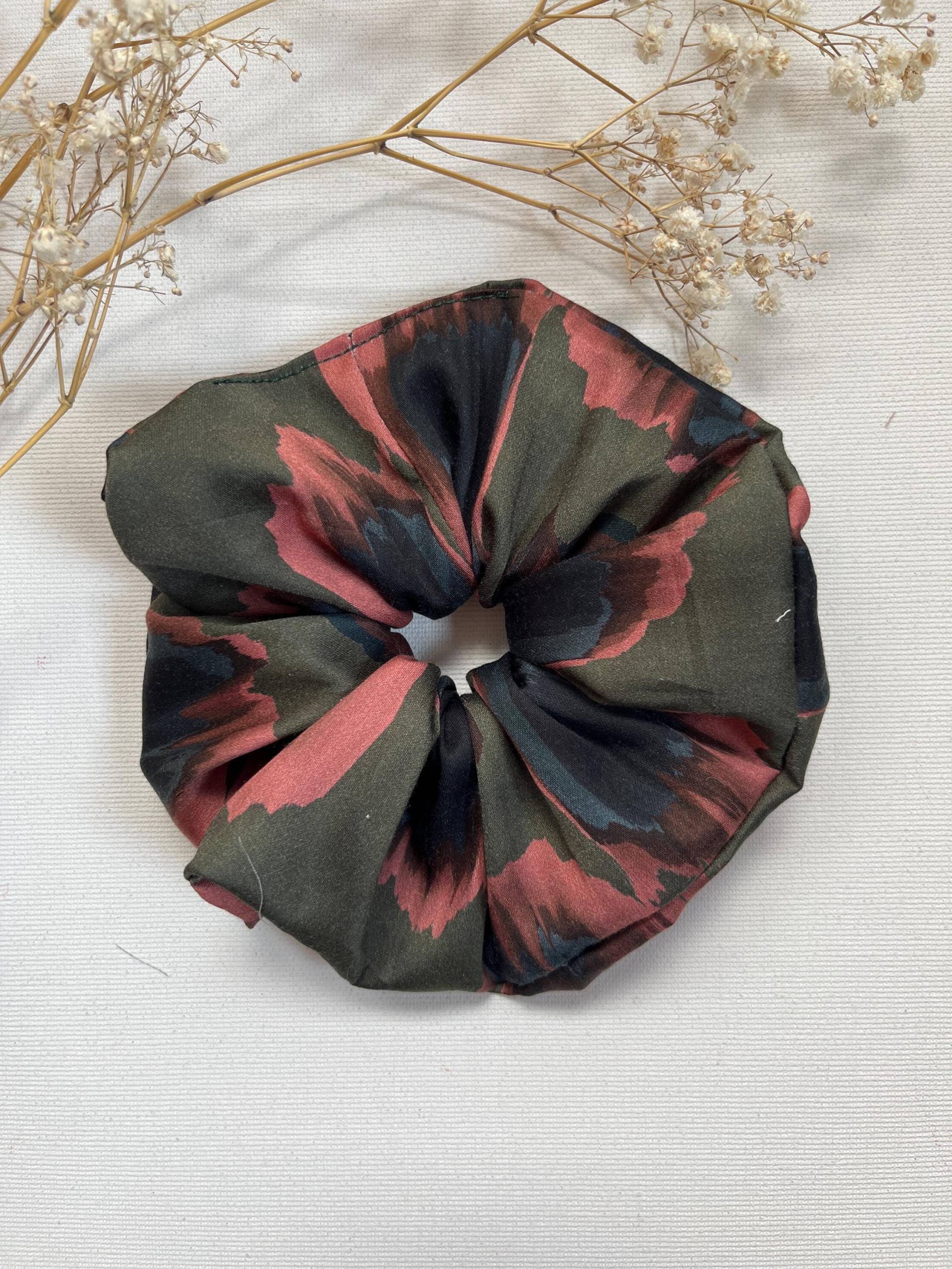xxl Scrunchie, Haargummi, Zopfgummi Satin Mehrfarbig von CogaDesign