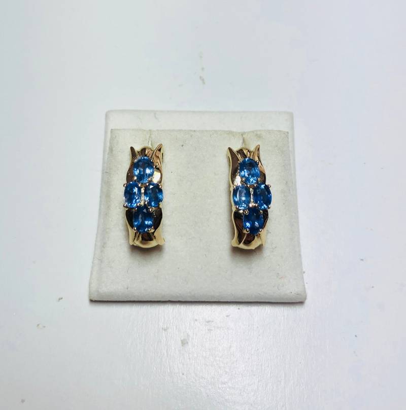 Atemberaubende Vintage 14K Gelbgold Natürliche Saphir Diamant Push Back Ohrringe von CohenBrilliants