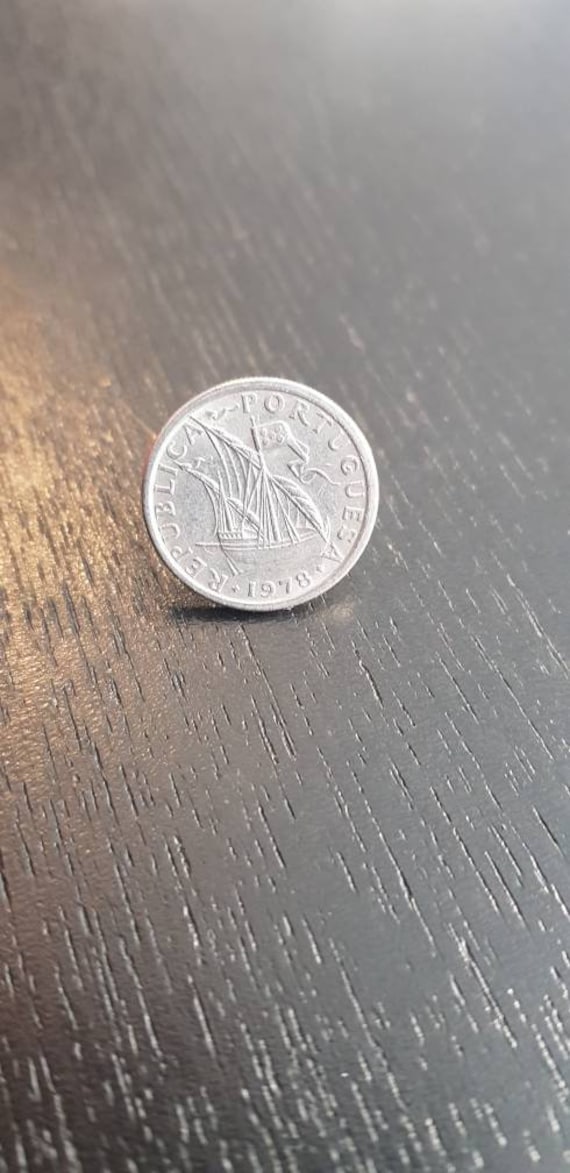 Anstecknadel Pin Münze Portugal 2, 5 Escudos Segelschiff Segelboot von CoinCraftShop