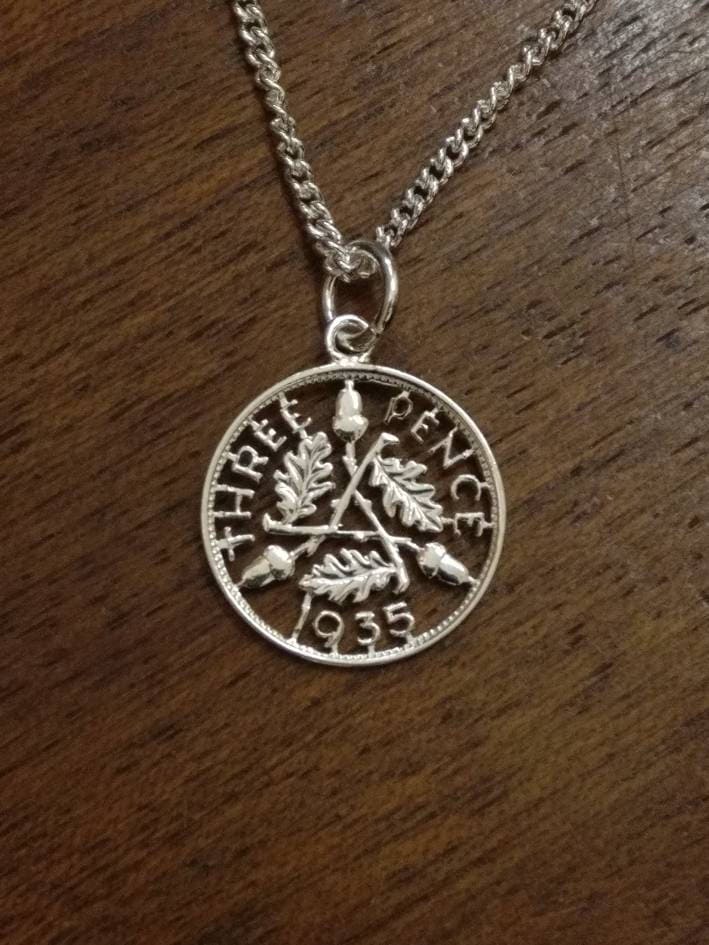 1935 Silber Dreipenny - Cut Out Münze Halskette von CoinCreationsShop