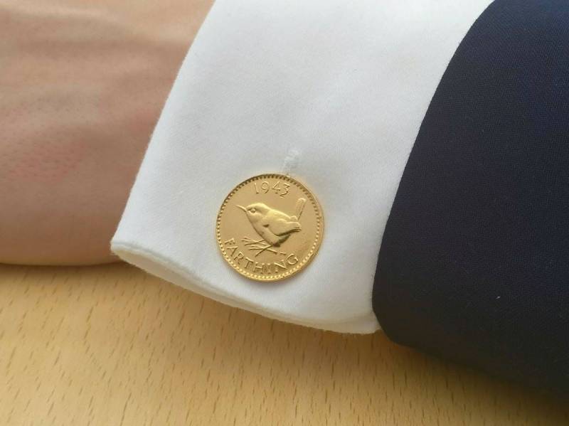 1943 Wren Farthing - Manschettenknöpfe Mit Vergoldeter Münze von CoinCreationsShop