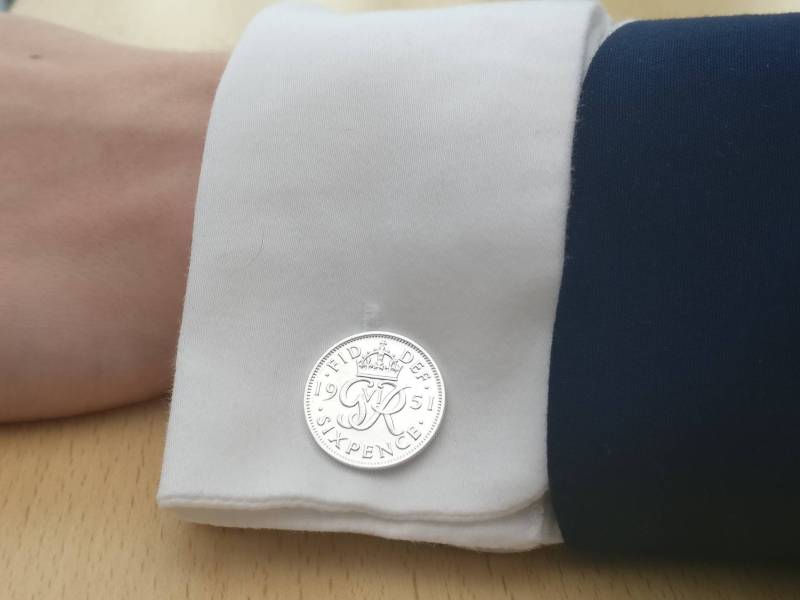 1951 Sixpence - Versilberte Münz Manschettenknöpfe von CoinCreationsShop