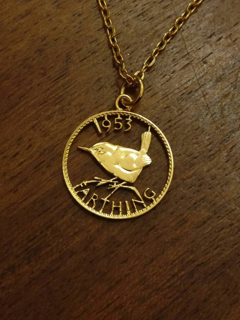 1953 Wren Farthing - Cut Out Münze Halskette von CoinCreationsShop