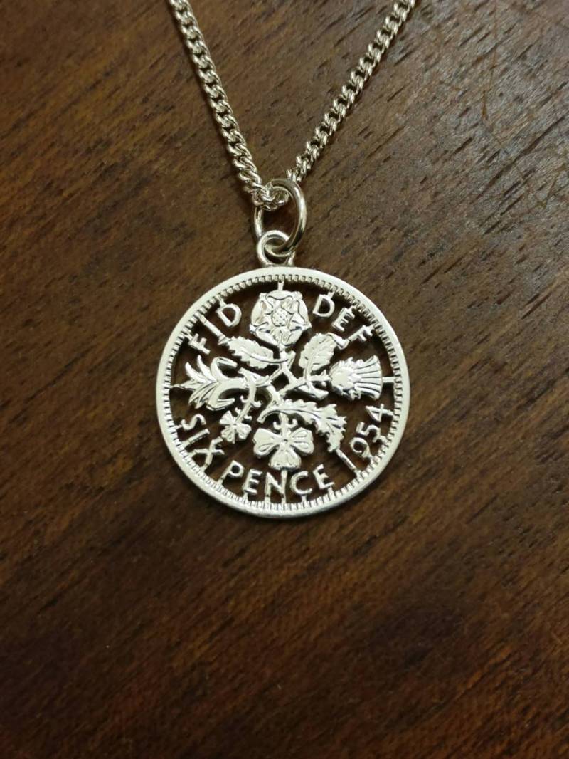 1954 Sixpence - Cut Out Münze Als Halskette von CoinCreationsShop