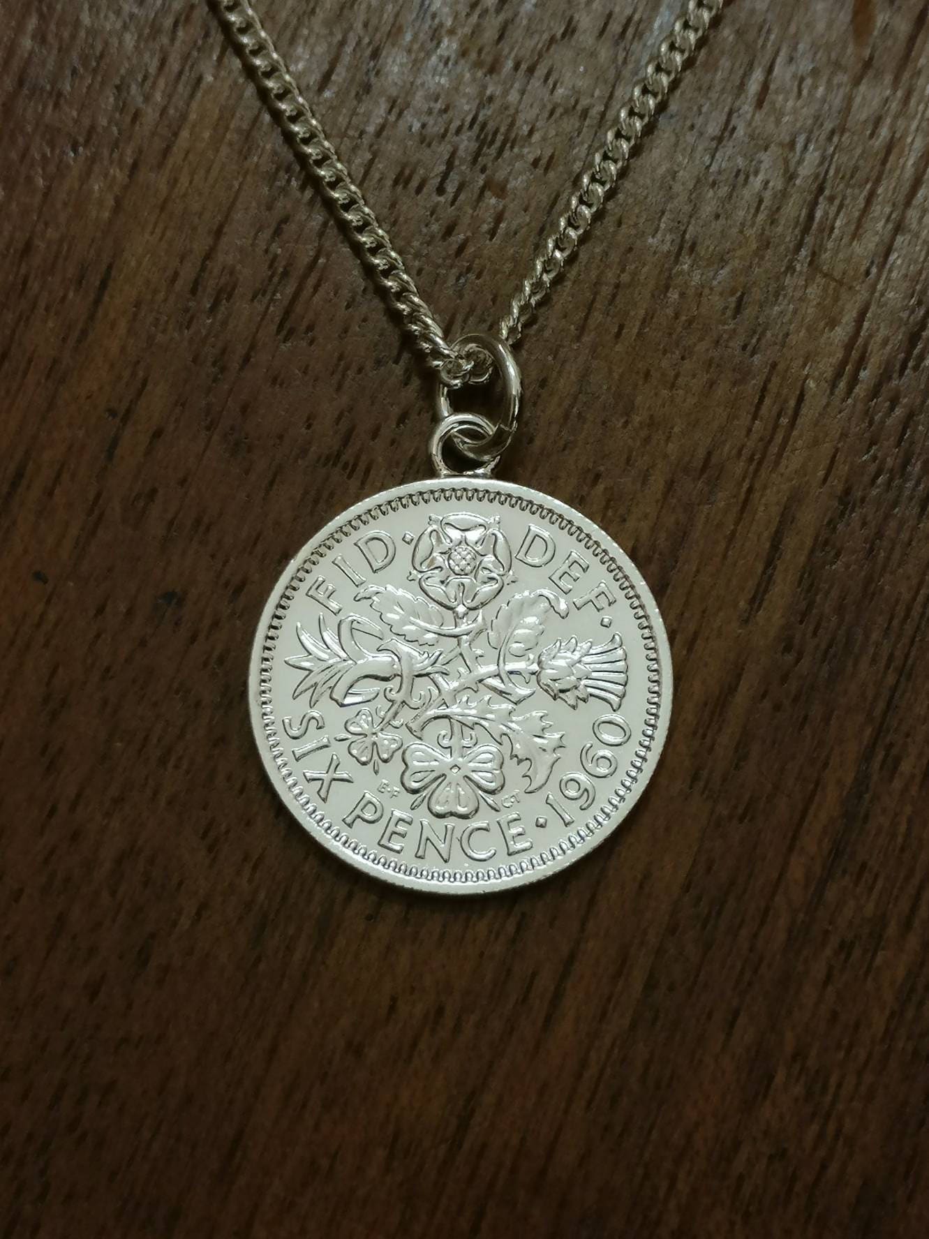 1960 Sixpence - Versilberte Münze Halskette von CoinCreationsShop