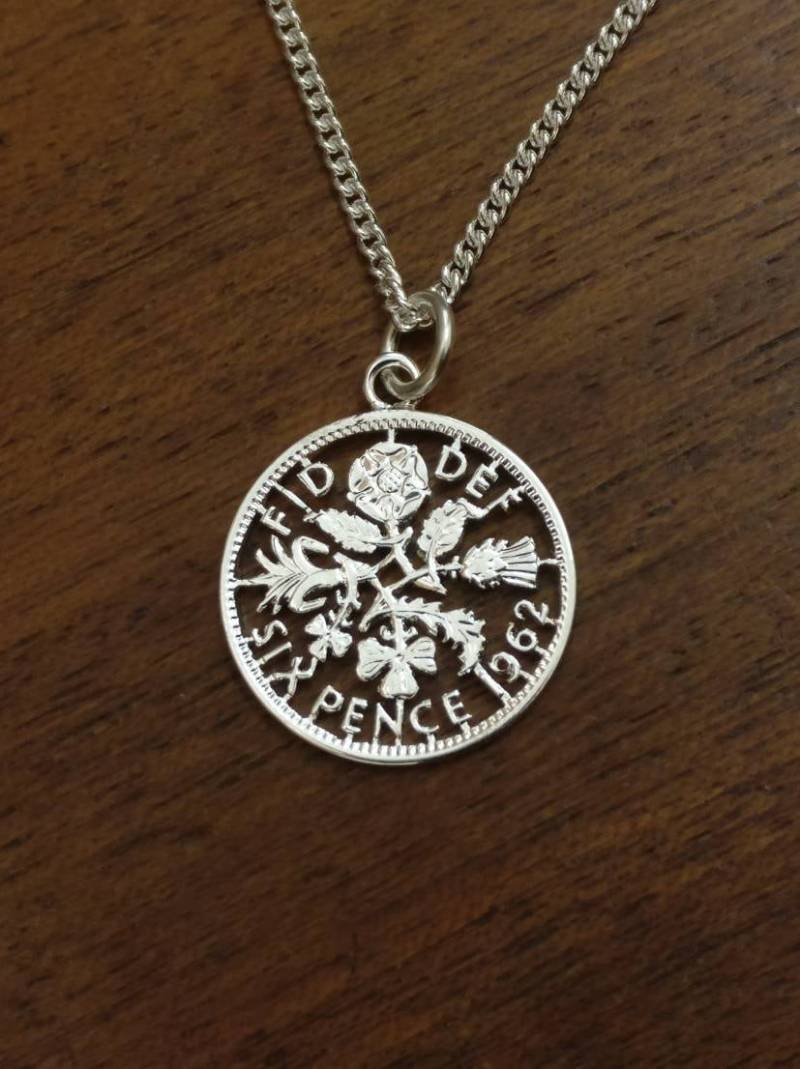 1962 Sixpence - Cut Out Coin Halskette von CoinCreationsShop