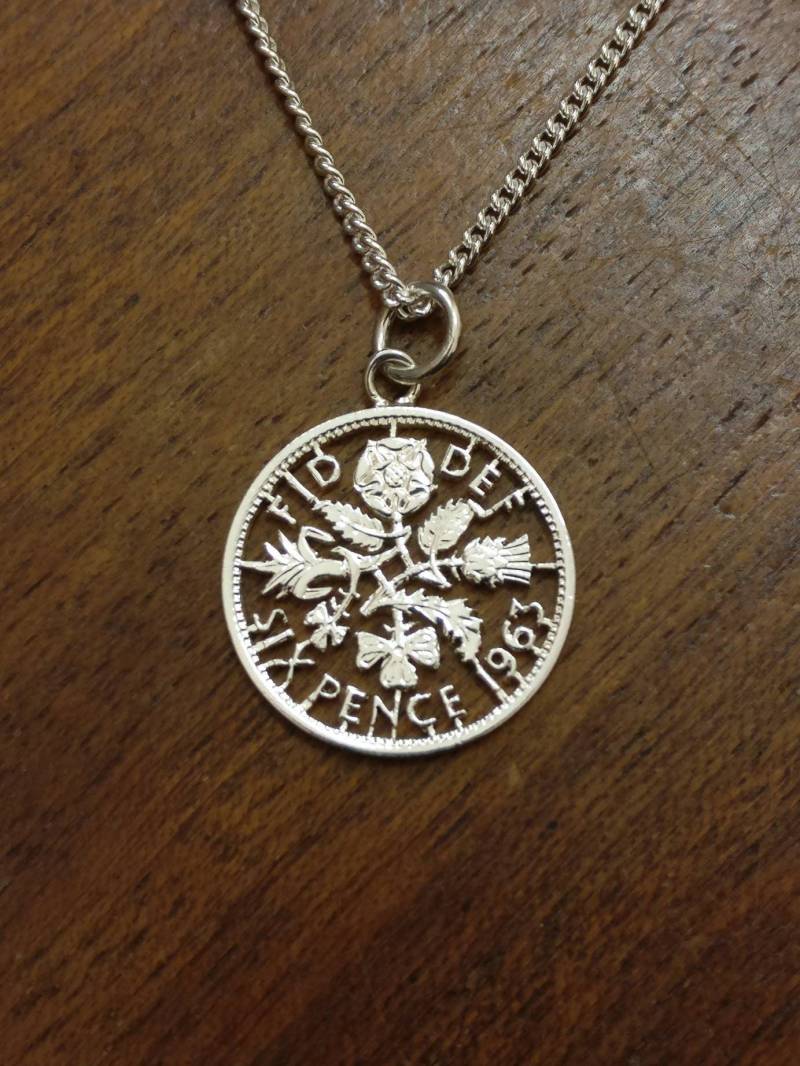 1963 Sixpence - Cut Out Münze Als Halskette von CoinCreationsShop
