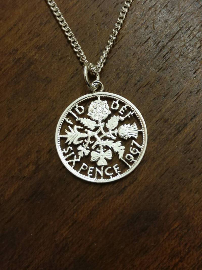 1967 Sixpence - Cut Out Münze Als Halskette von CoinCreationsShop