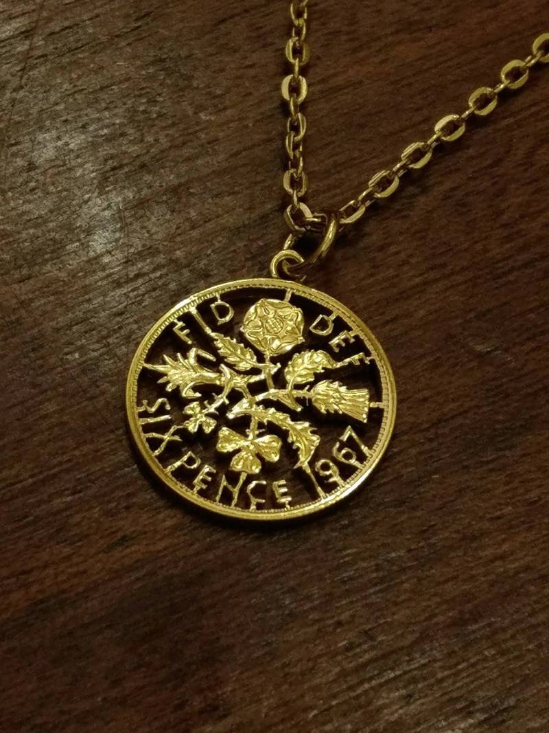 1967 Sixpence - Cut Out Münze Als Halskette von CoinCreationsShop