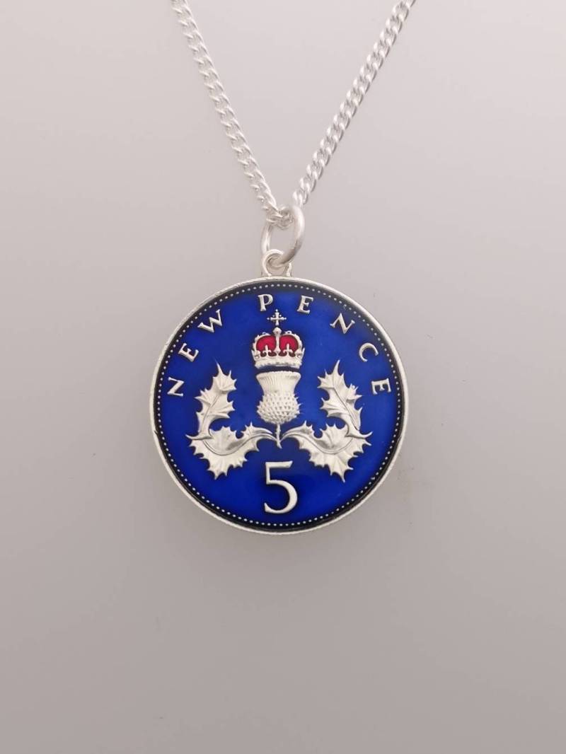1978 Five Pence - Emaillierte Münzhalskette von CoinCreationsShop