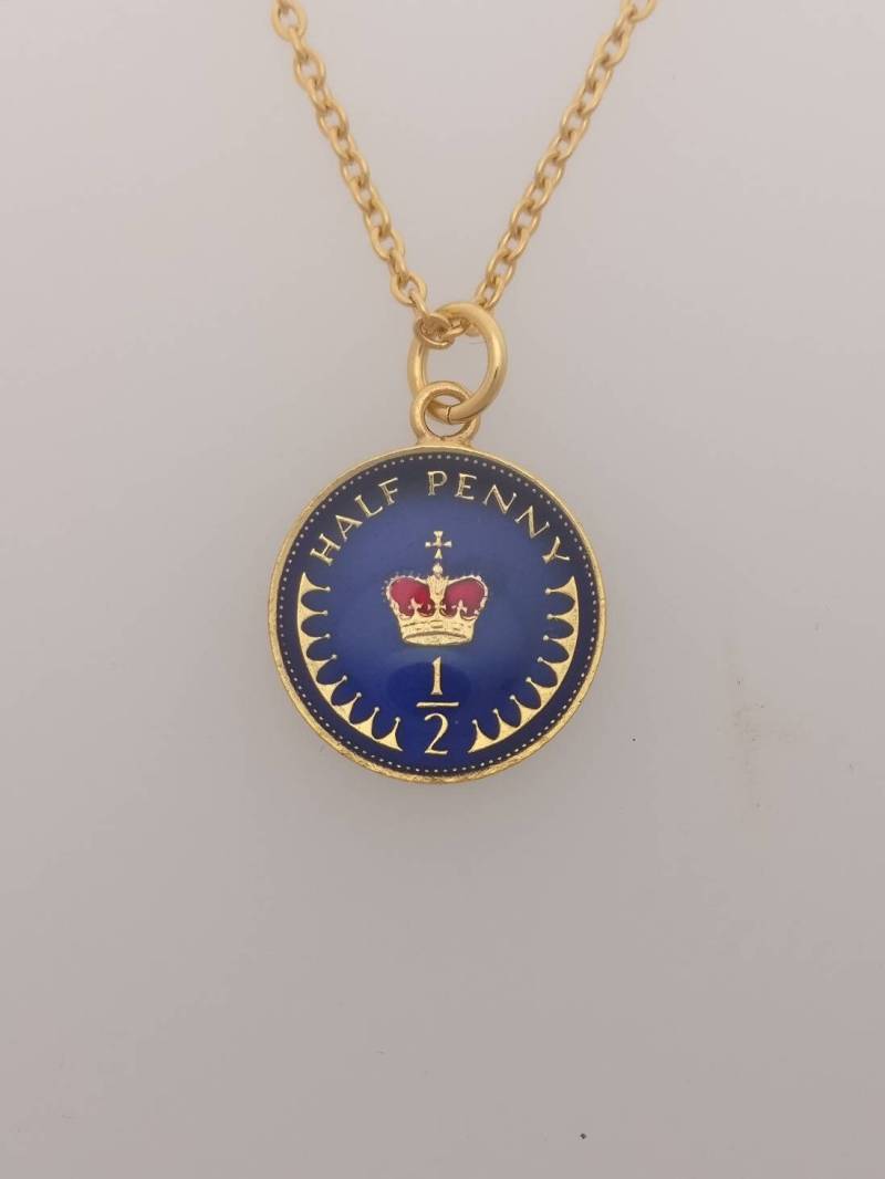 1982 Halfpenny - Emaillierte Münz-Halskette von CoinCreationsShop