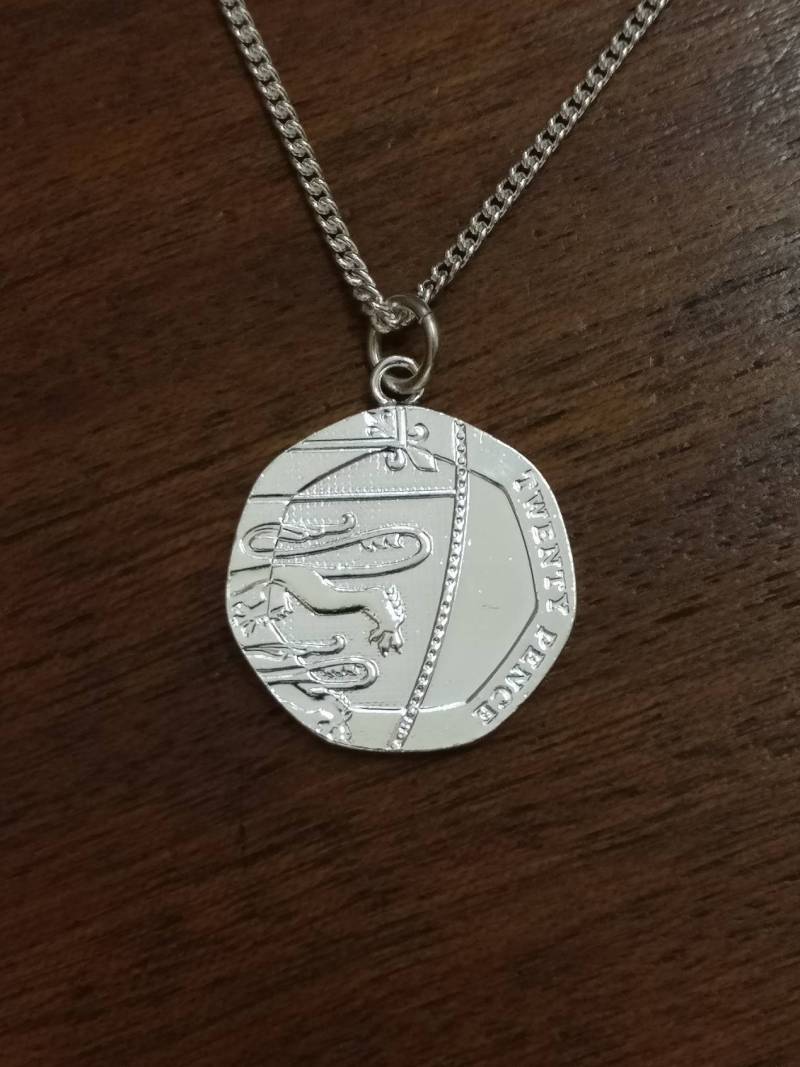 2011 Zwanzig Pence - Versilberte Münzkette von CoinCreationsShop