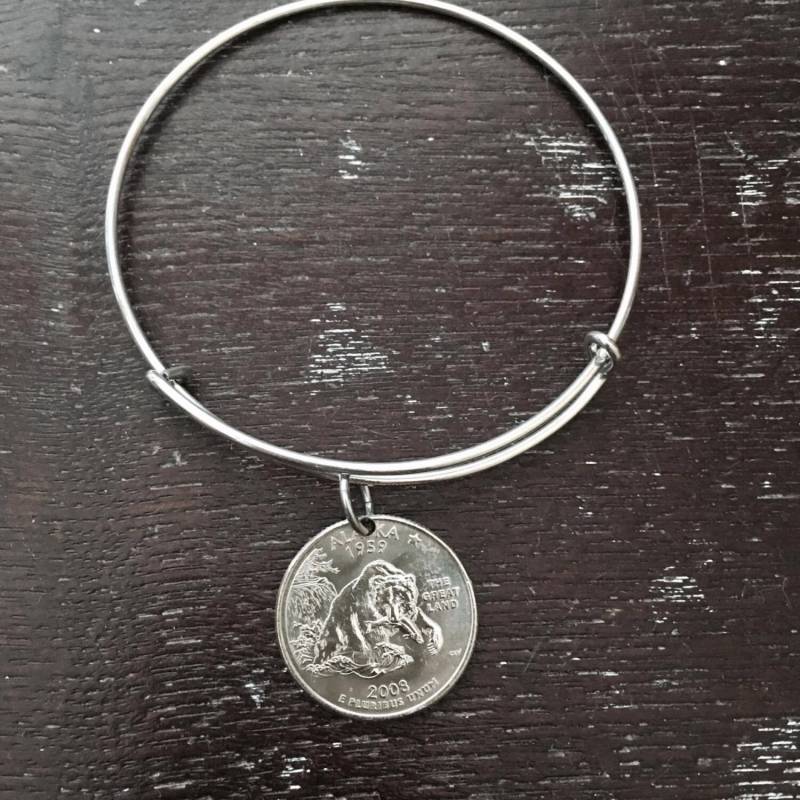 Alaska State Quarter Erweiterbare Draht Armreif von CoinCutters