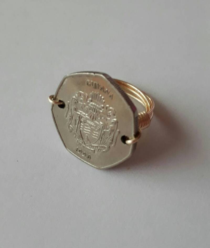 Guyana 10 Dollar Draht Gewickelt Ring von CoinCutters