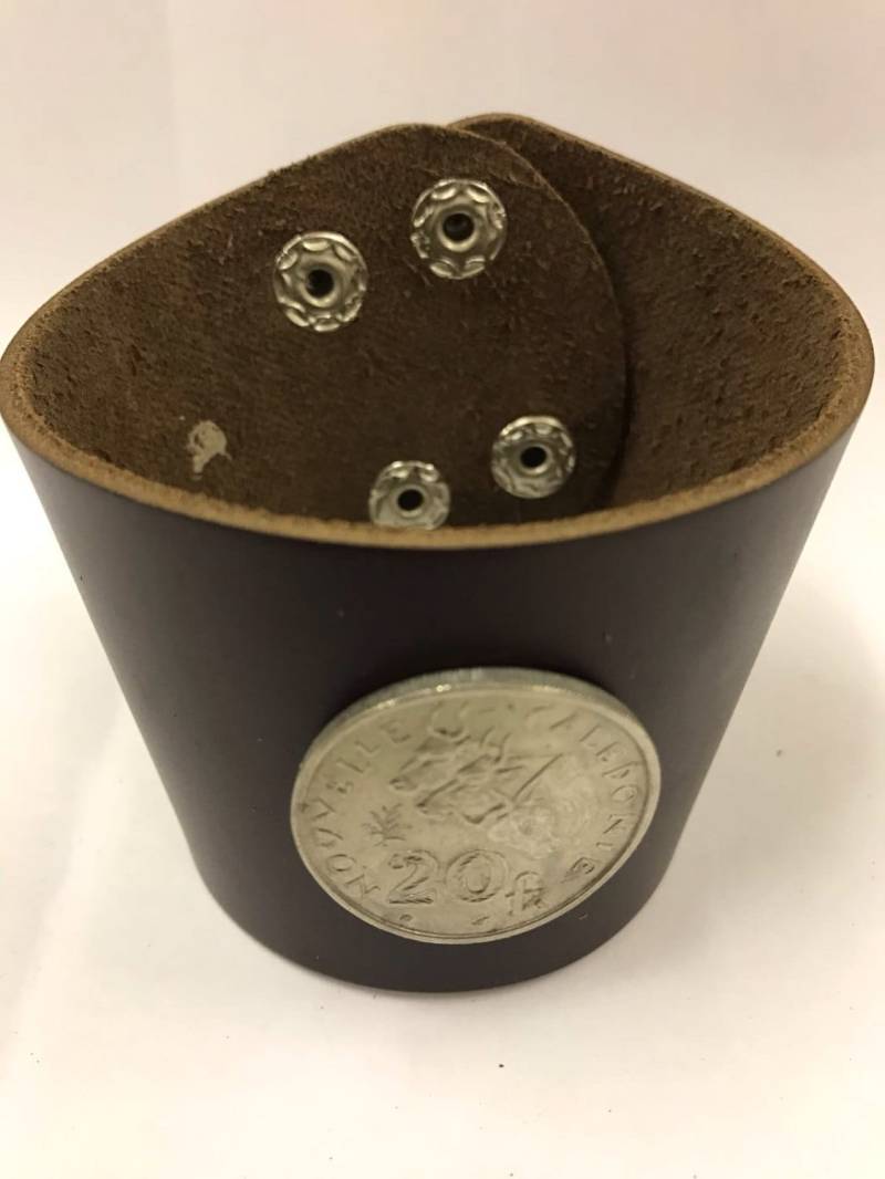 Neukaledonien 20 Franken Mit Kühen Leder Manschette Münze Armband von CoinCutters