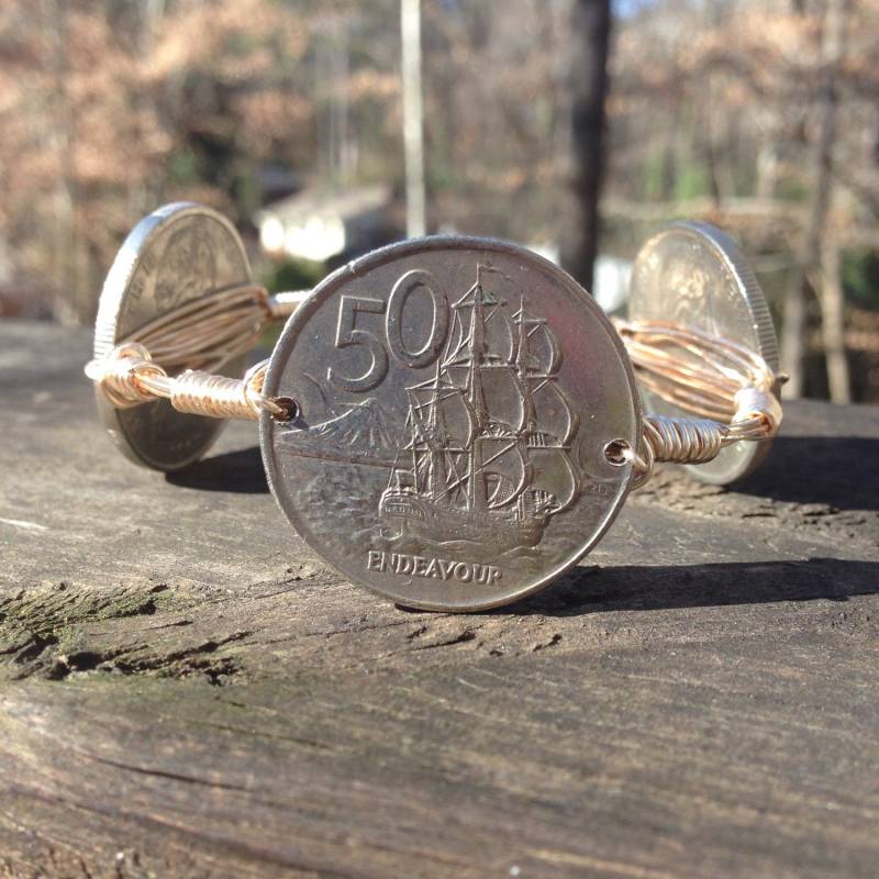 Neuseeland 50 Cent Bourbons Und Boweties Stil Draht Gewickelt Armreif von CoinCutters