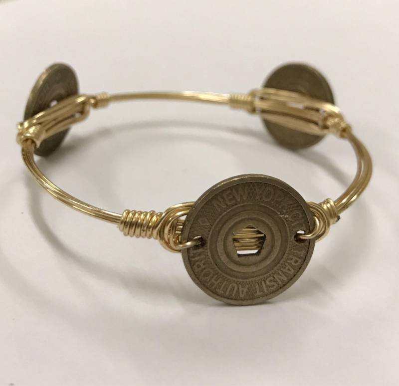 New York Transportation Token Draht Gewickelt Armreif von CoinCutters