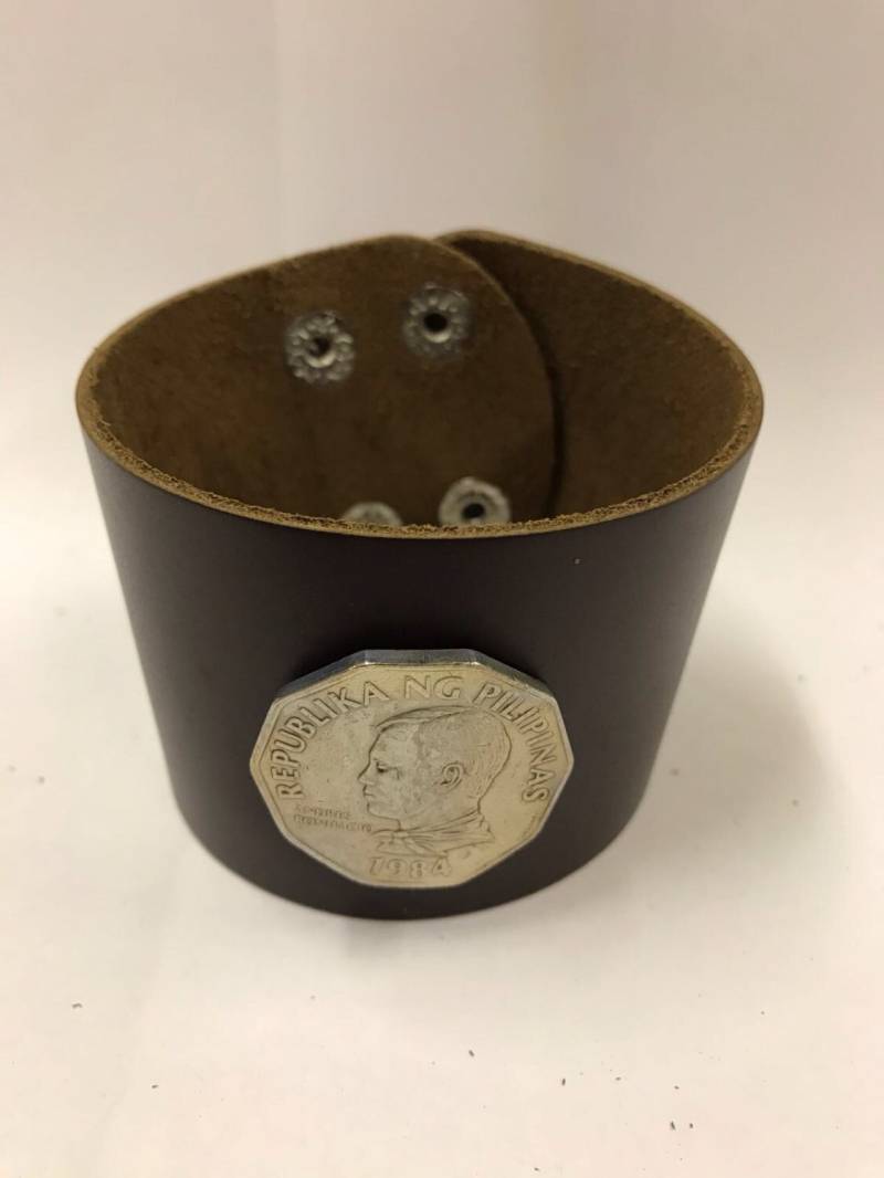 Philippinen 2 Piso Leder Manschette Münze Armband von CoinCutters