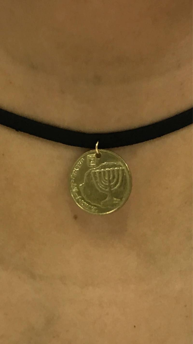 Schwarzer Samt Halsband Mit Israel 10 Argot Münze von CoinCutters