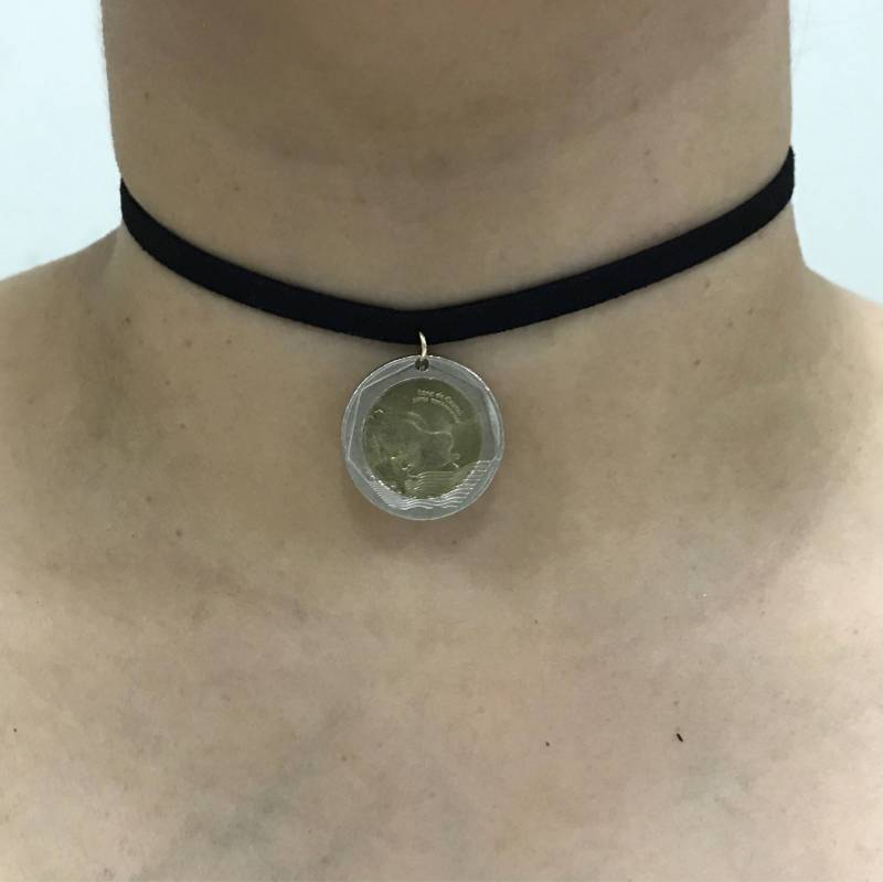Schwarzer Samt Halsband Mit Kolumbien 500 Pesos Münze Regenwald Baum Frosch von CoinCutters